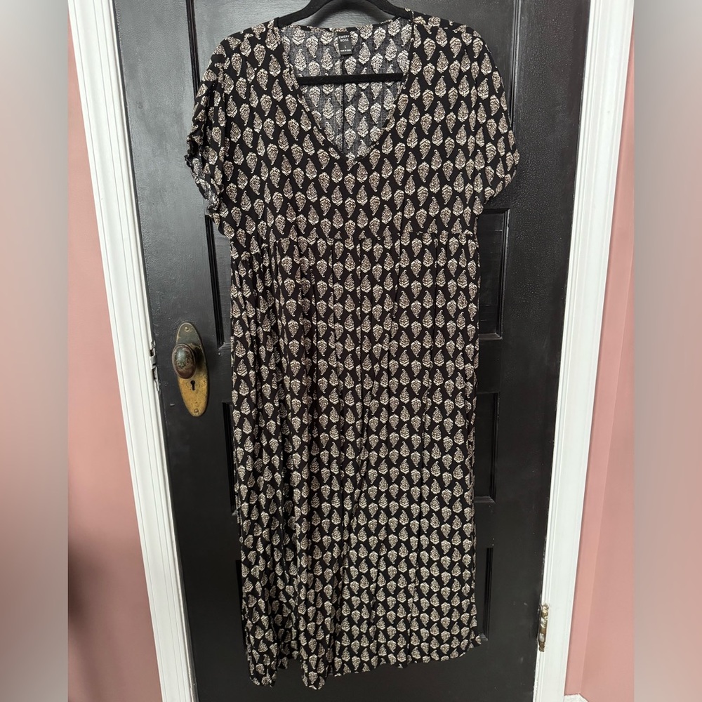 Black and Cream Patterned Midi Dress